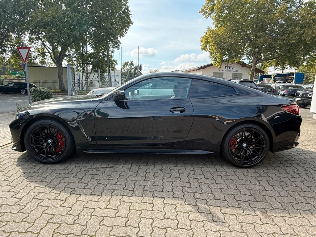 BMW M4 2025