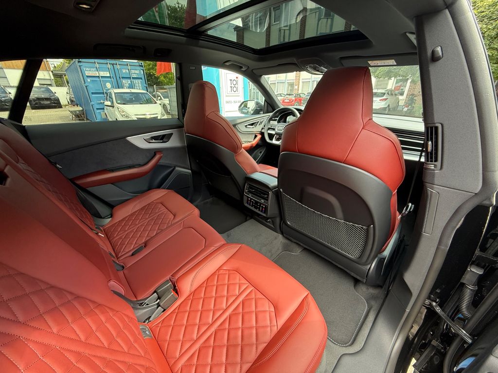 Audi SQ8 2025