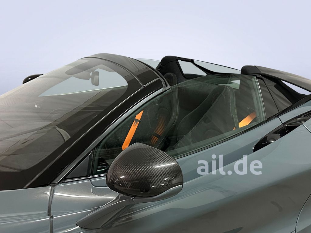 McLaren 765LT 2021
