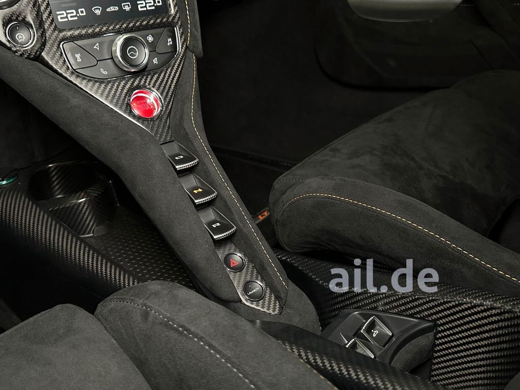 McLaren 765LT 2021
