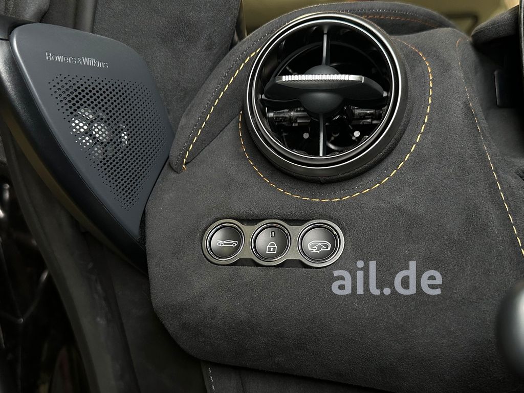McLaren 765LT 2021