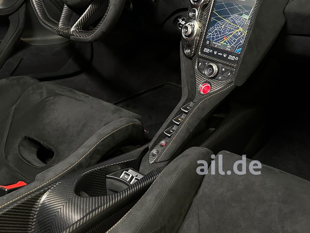 McLaren 765LT 2021