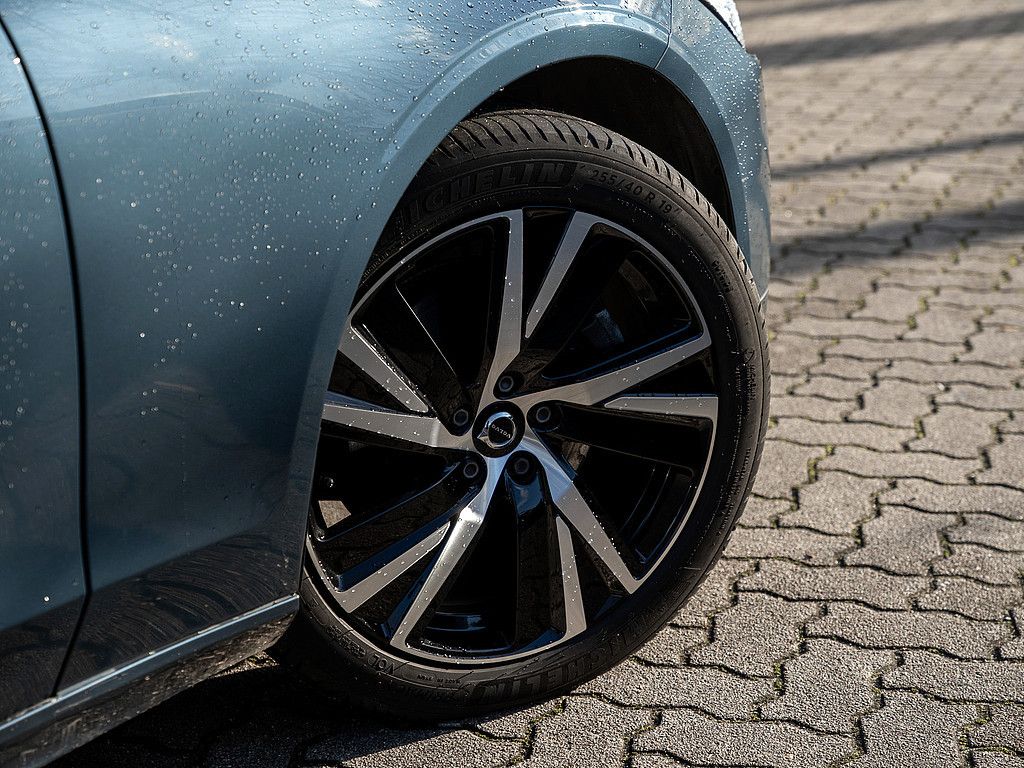 Volvo V90 2022
