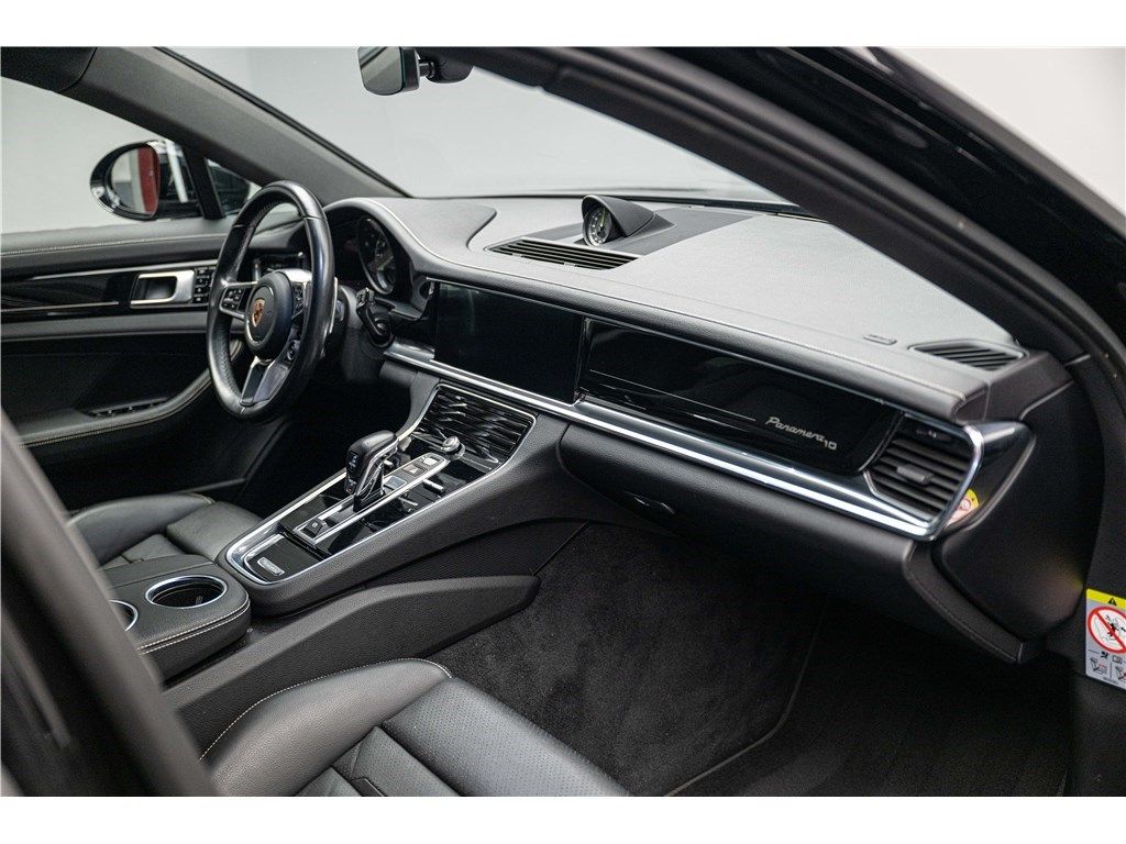 Porsche Panamera 2020