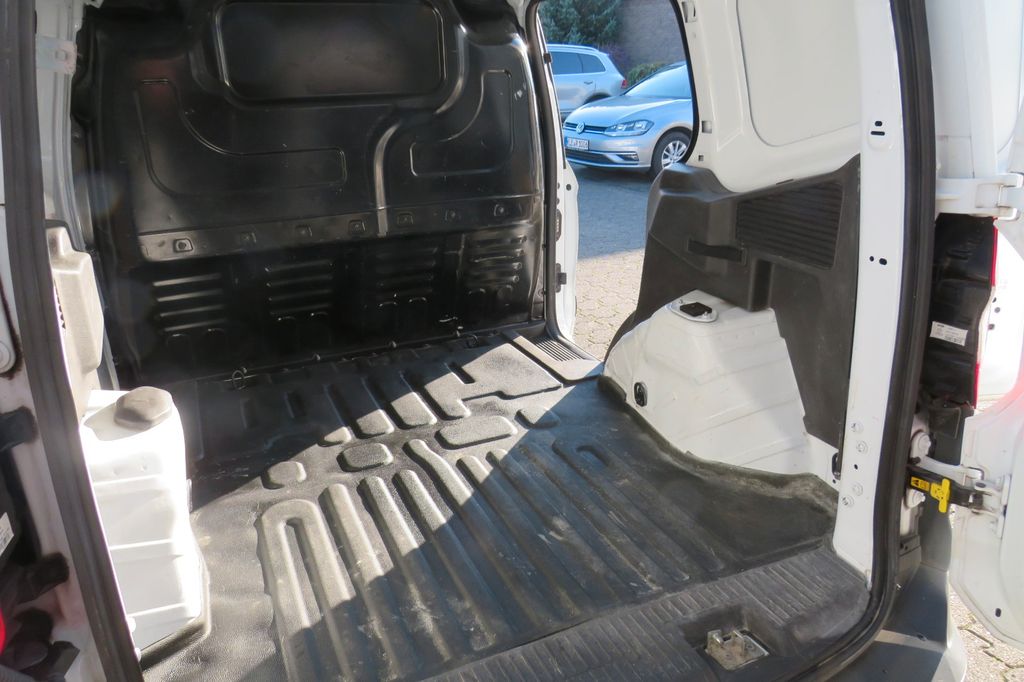 Ford Transit Courier 2020