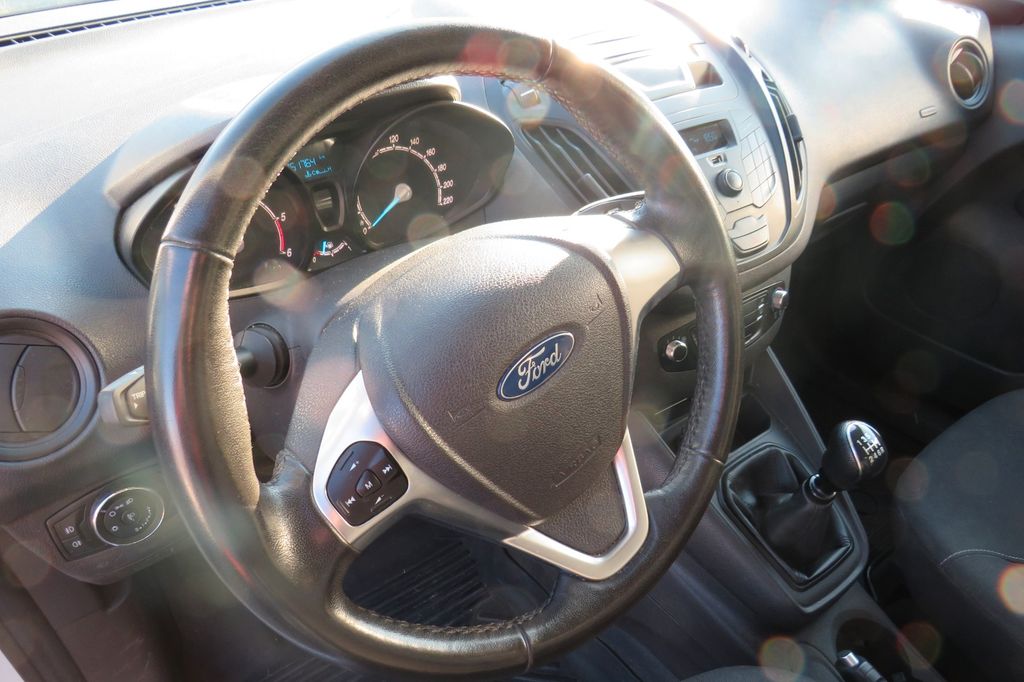 Ford Transit Courier 2020