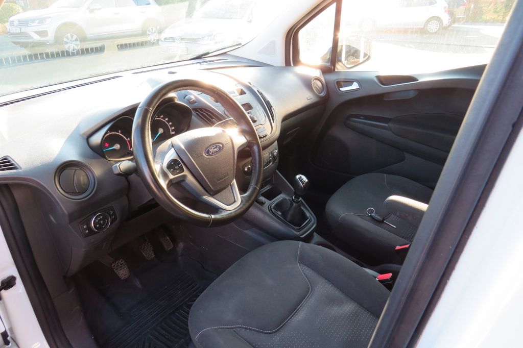 Ford Transit Courier 2020