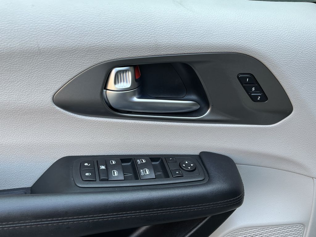 Chrysler Pacifica 2021