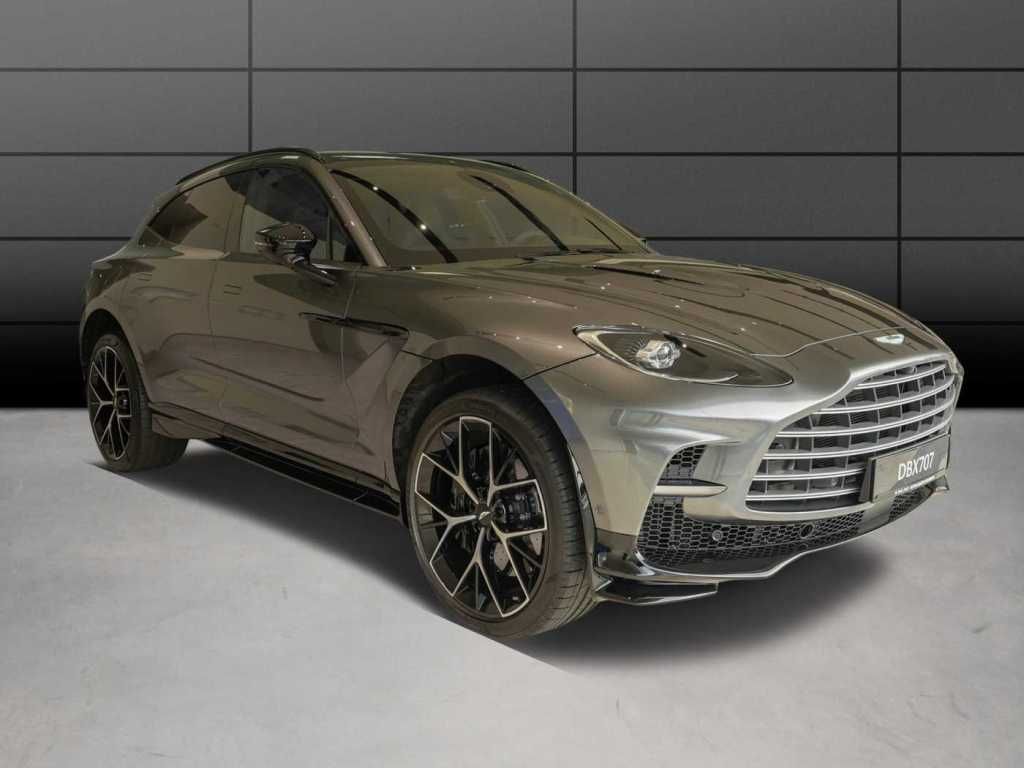 Aston Martin DBX 2025