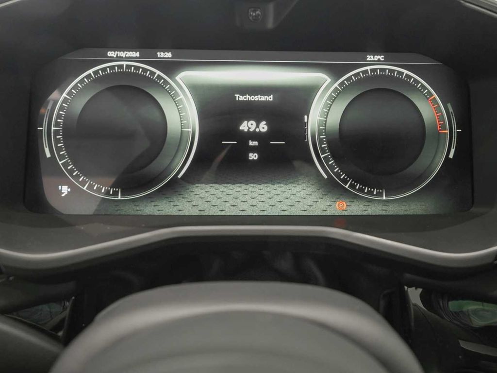 Aston Martin DBX 2025