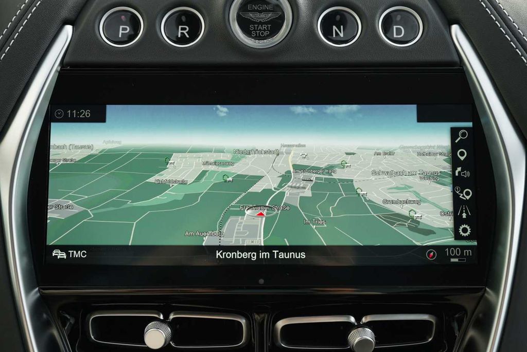 Aston Martin DBX 2024