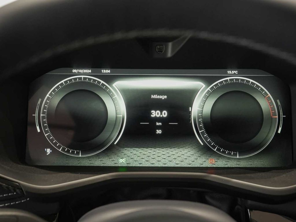 Aston Martin DBX 2025