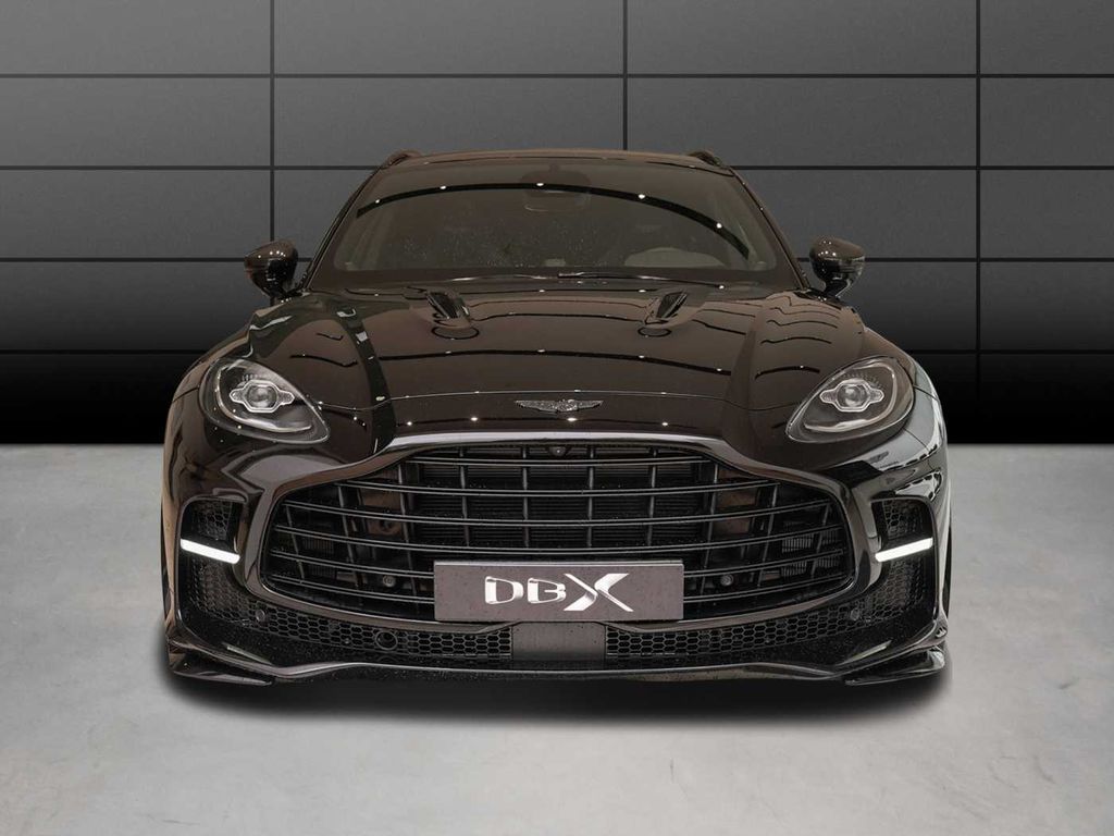 Aston Martin DBX 2025
