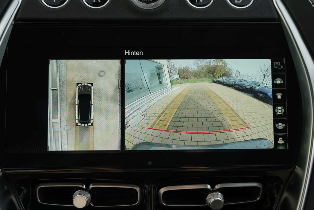 Aston Martin DBX 2024