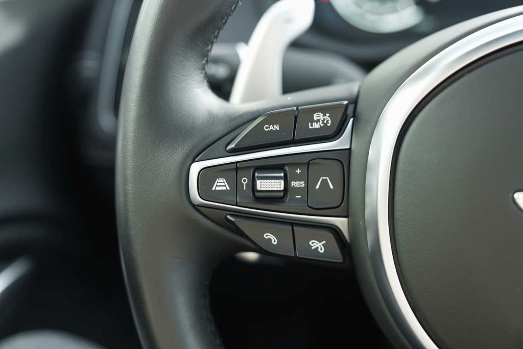 Aston Martin DBX 2024