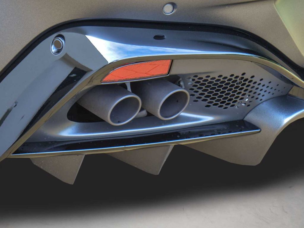 Aston Martin V8 Vantage 2024