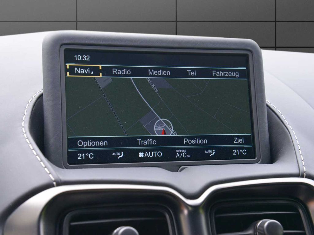 Aston Martin V8 Vantage 2024