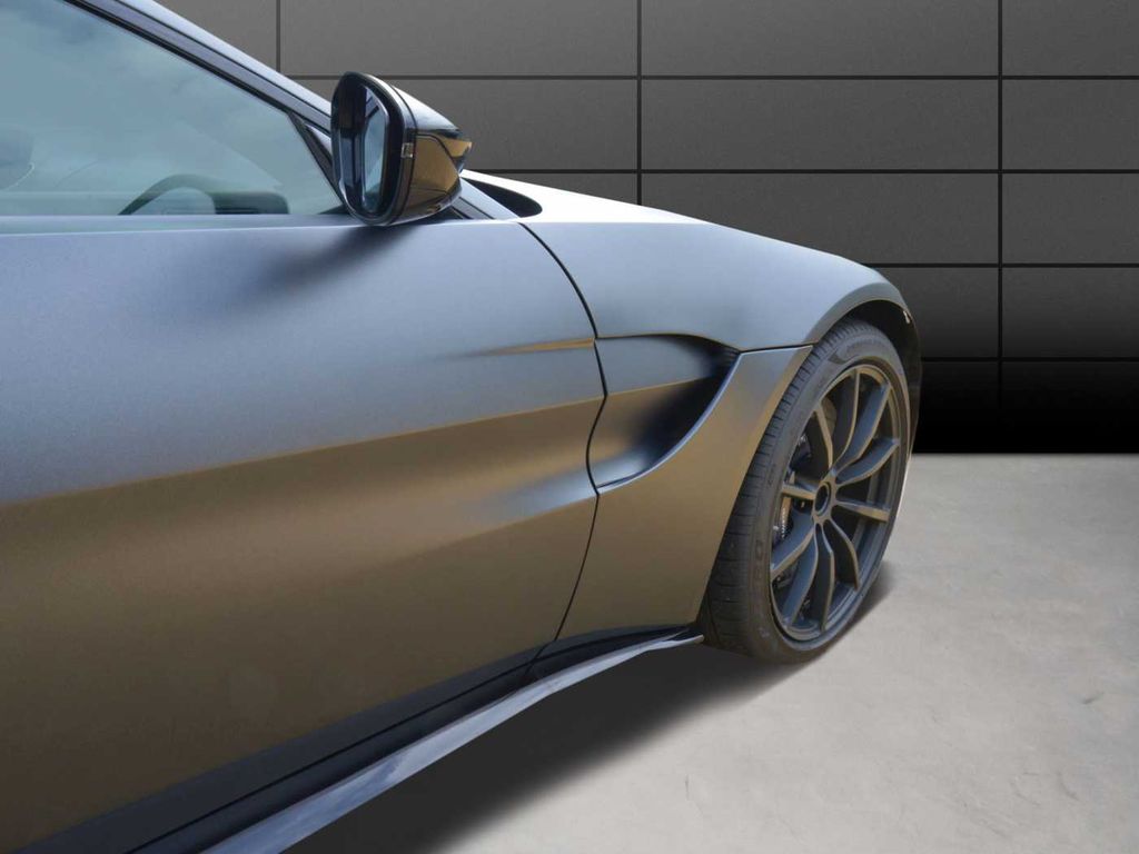 Aston Martin V8 Vantage 2024
