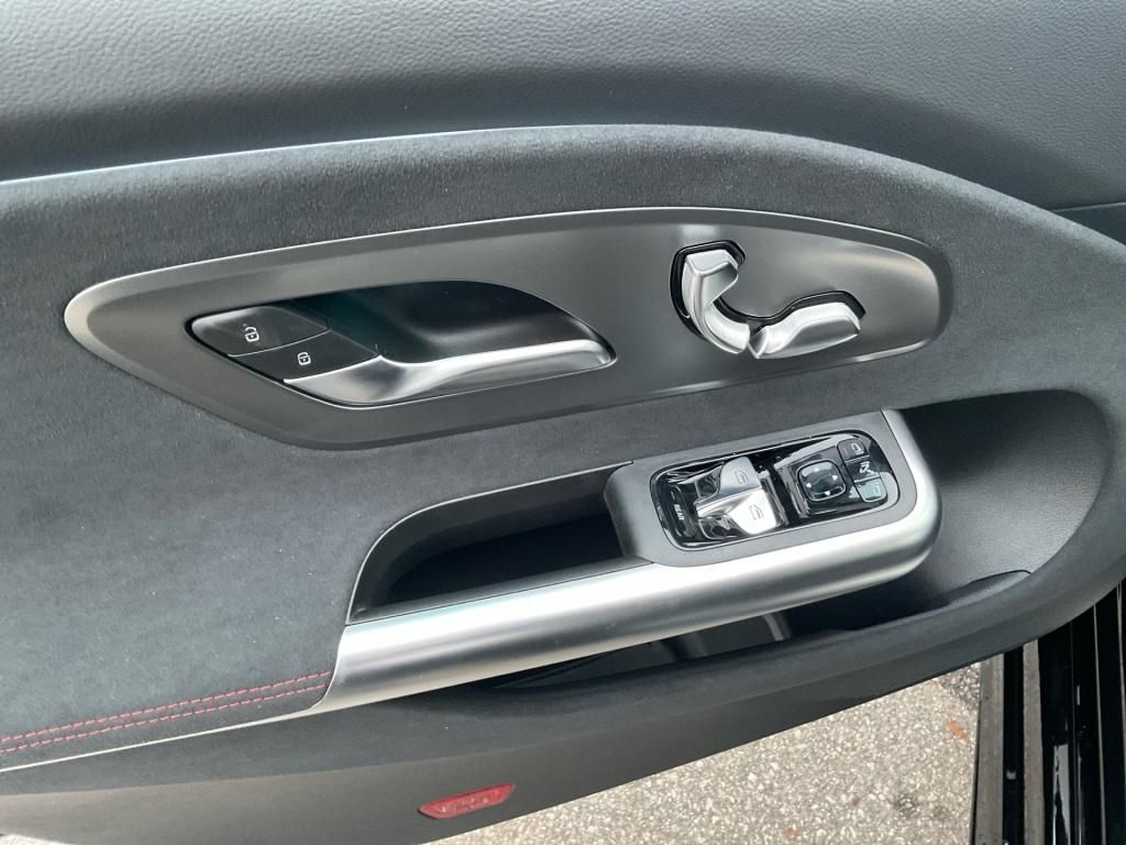 Mercedes-Benz CLA 350 2025