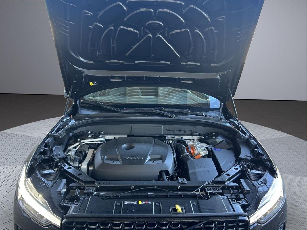 Volvo XC60 2025