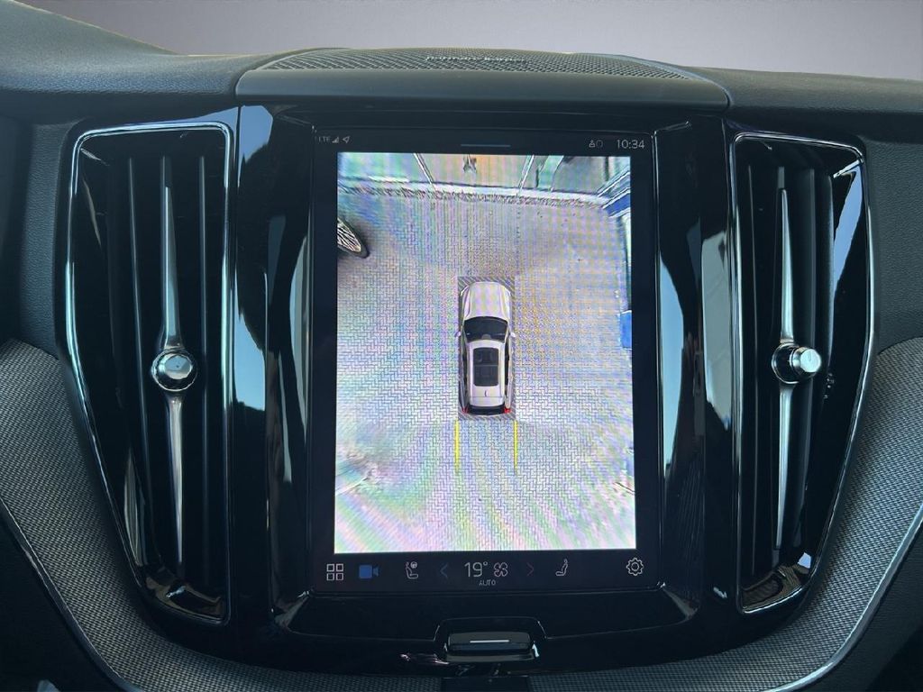 Volvo XC60 2025