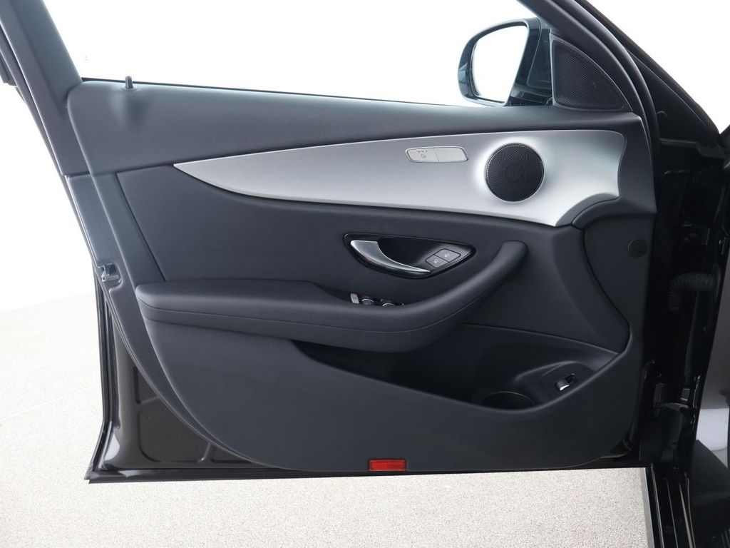 Mercedes-Benz E 300 2022