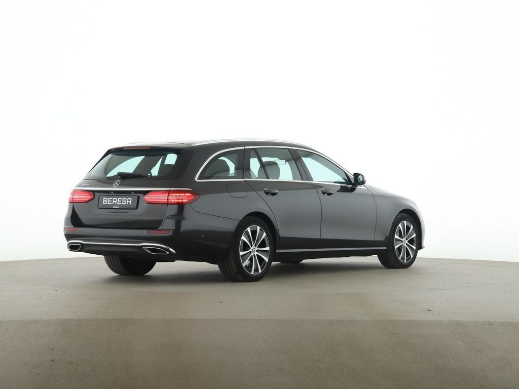 Mercedes-Benz E 300 2022