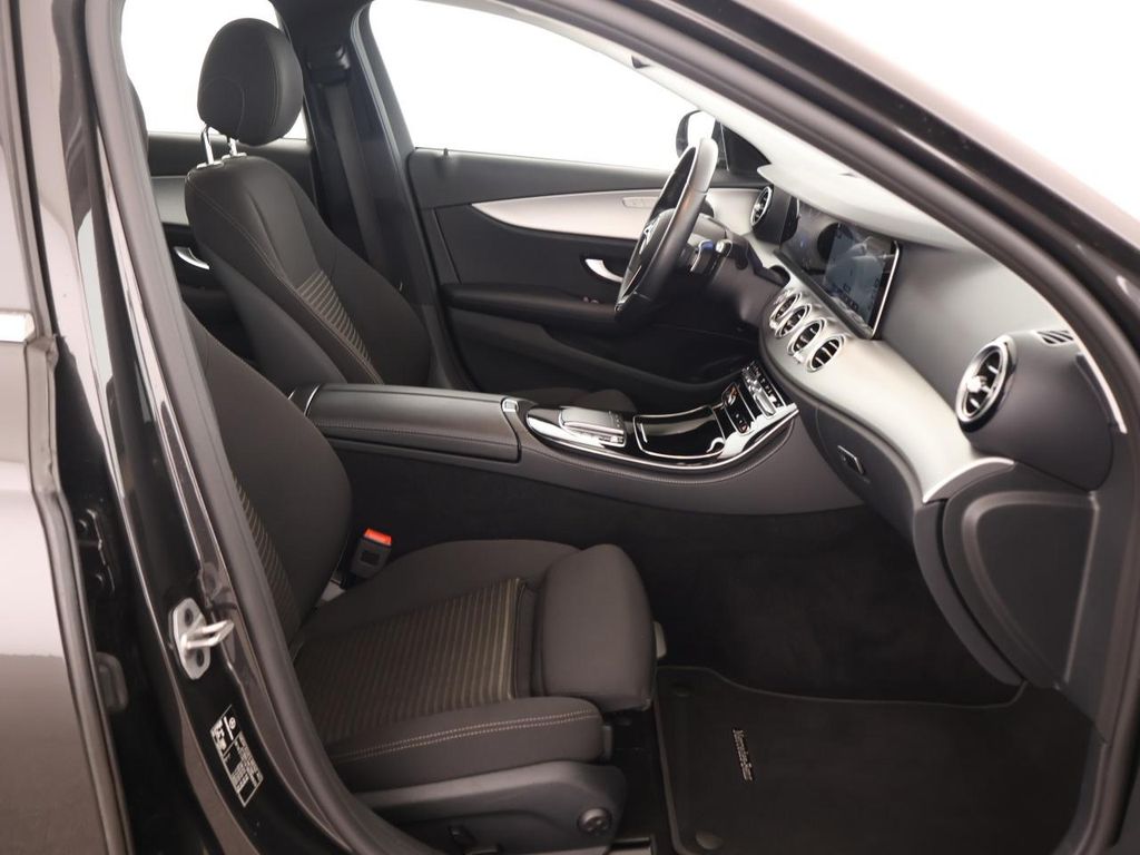 Mercedes-Benz E 300 2022