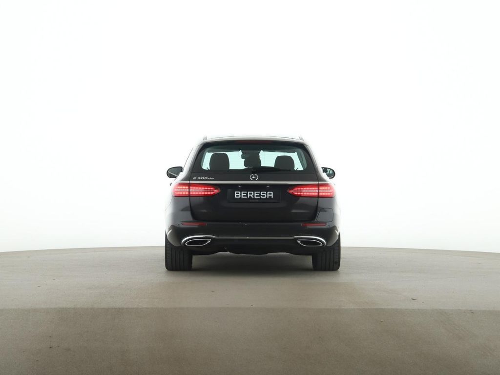 Mercedes-Benz E 300 2022