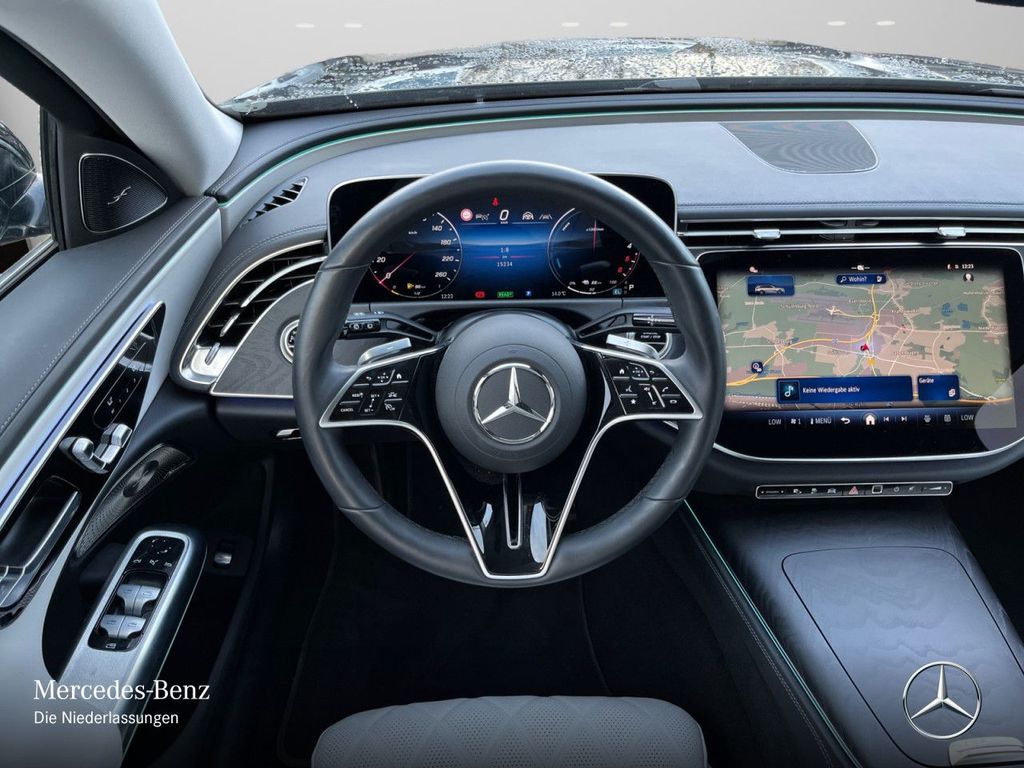 Mercedes-Benz E 300 2025