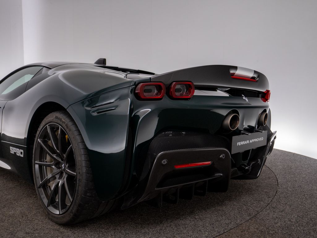 Ferrari SF90 2021