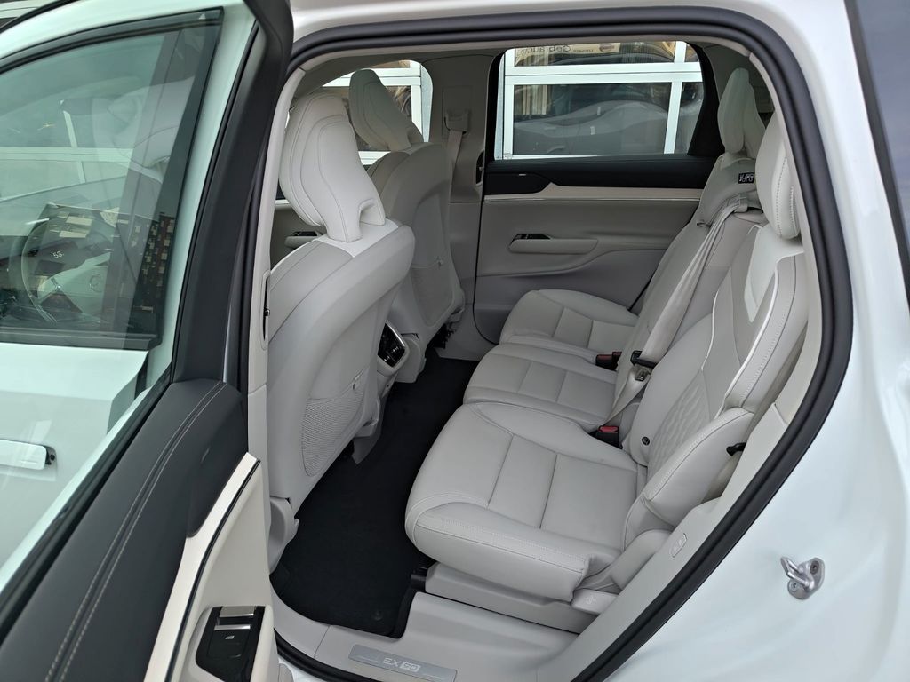 Volvo EX90 2025