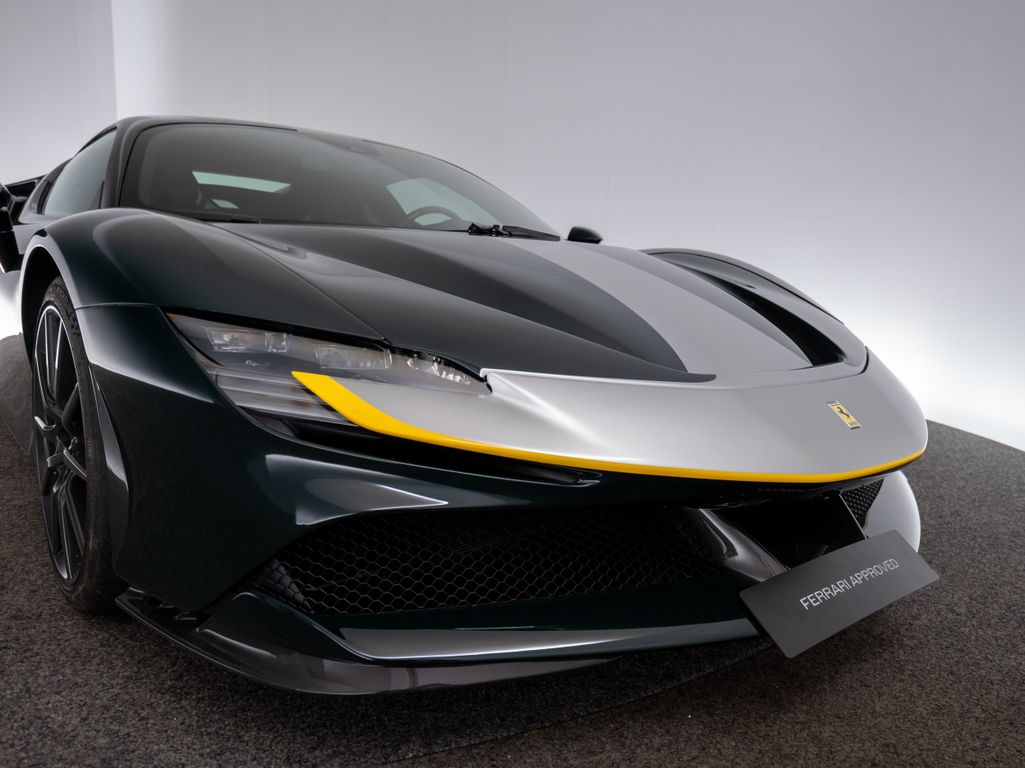 Ferrari SF90 2021