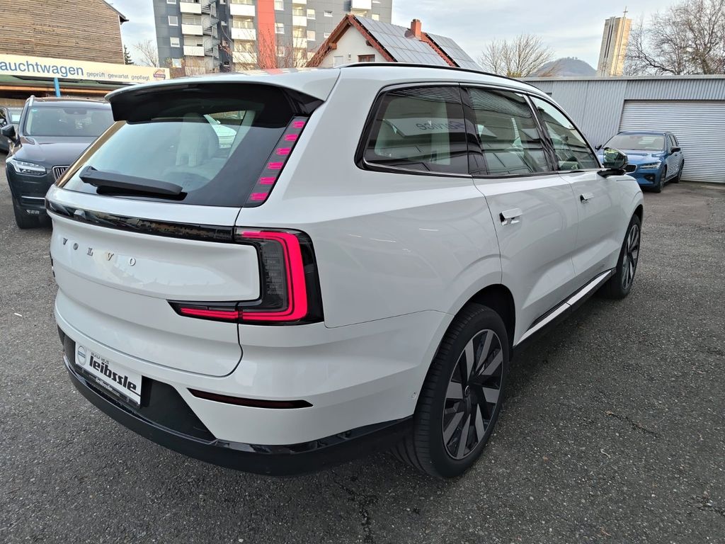 Volvo EX90 2025