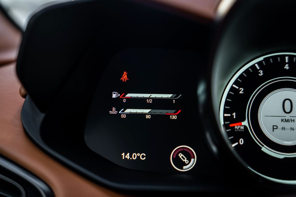 Aston Martin DBS 2023