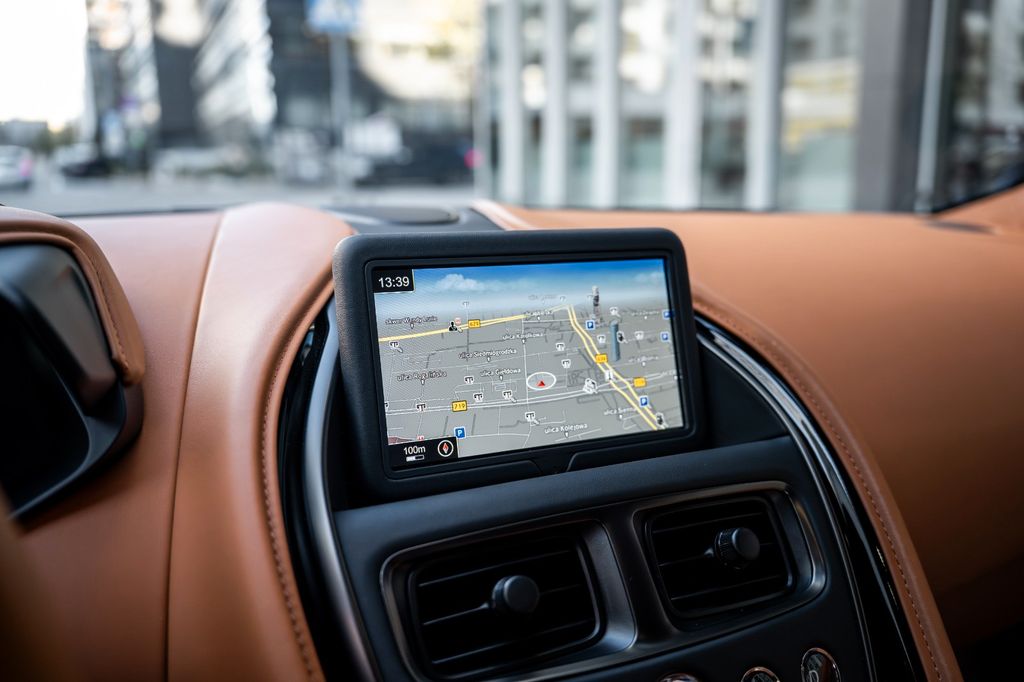 Aston Martin DBS 2023