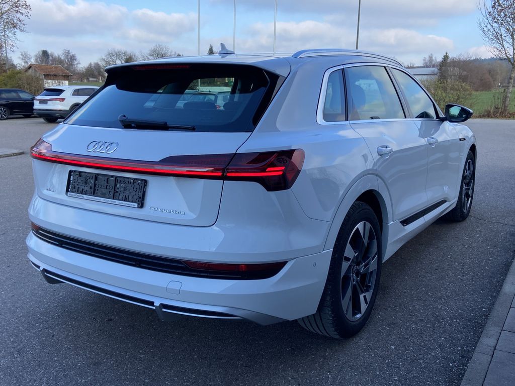 Audi e-tron 2022