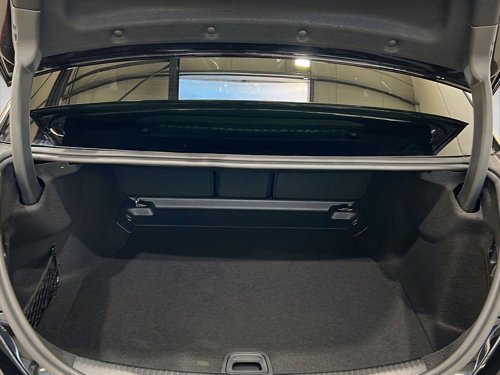 Mercedes-Benz C 200 2025