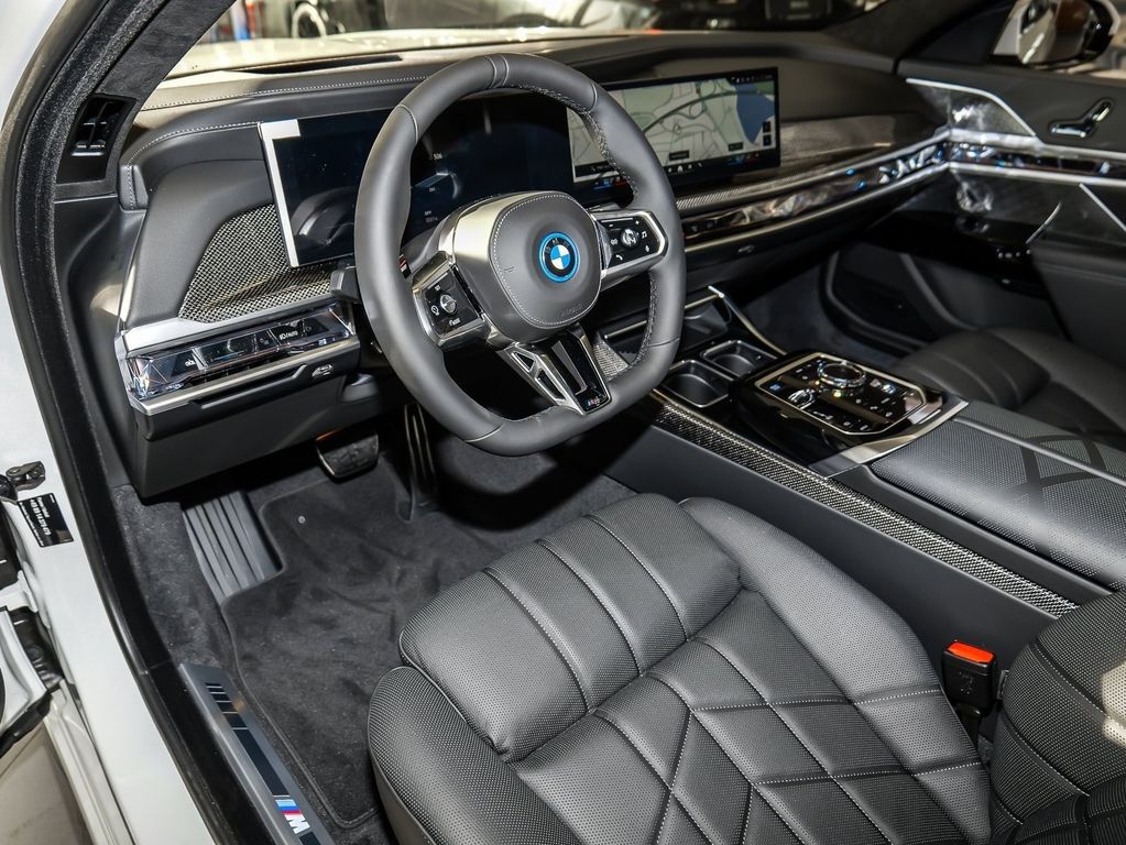 BMW i7 2025