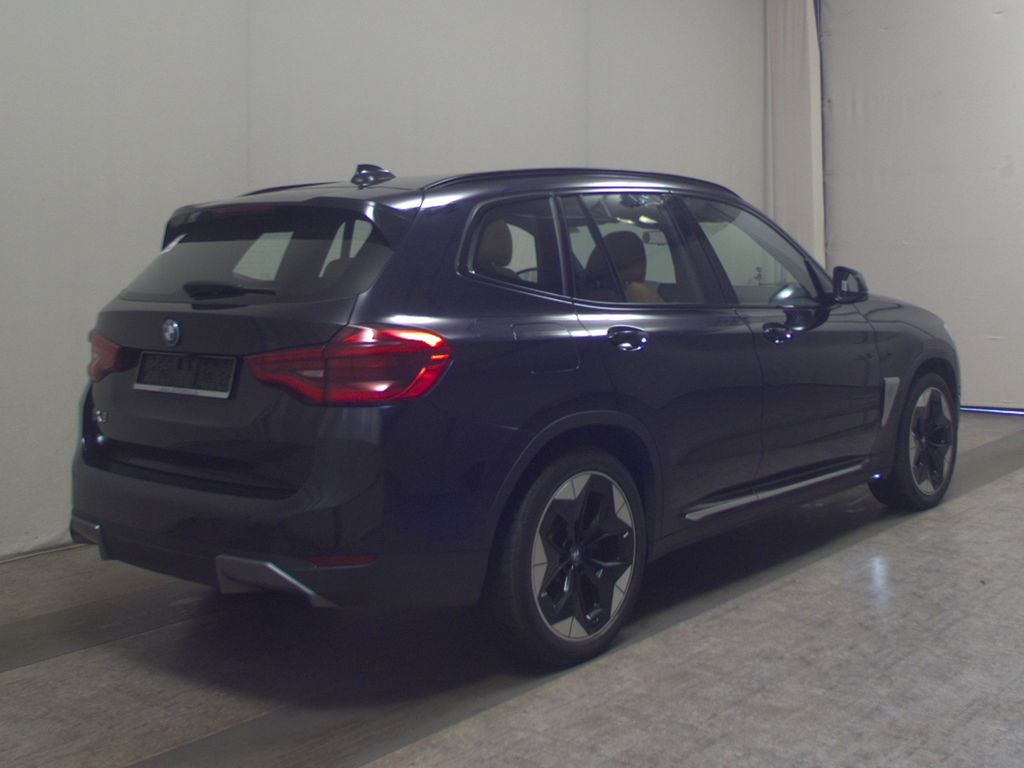 BMW iX3 2021