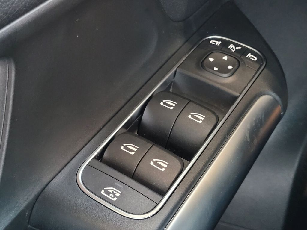 Mercedes-Benz B 250 2024