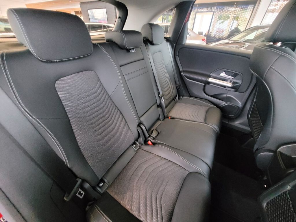 Mercedes-Benz B 250 2024