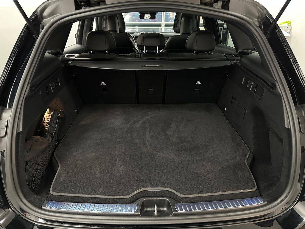 Mercedes-Benz GLC 300 2023