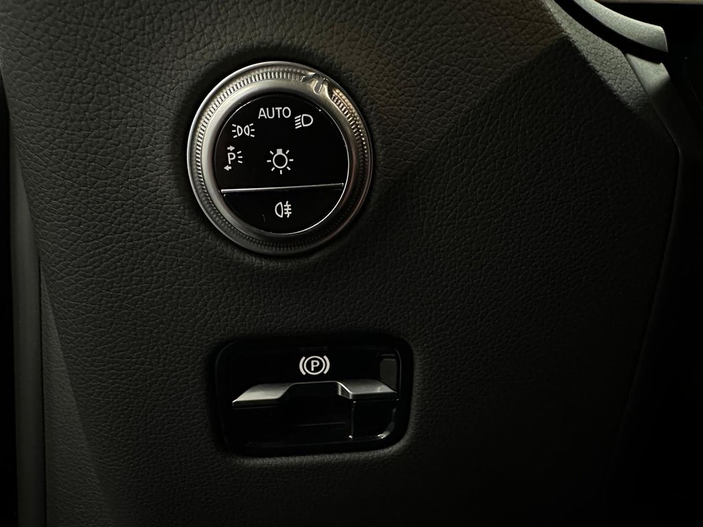 Mercedes-Benz GLC 300 2023