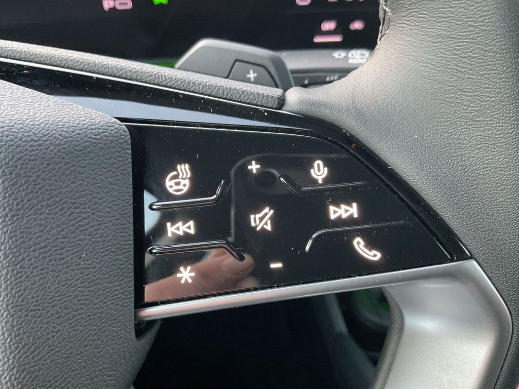 Audi Q6 e-tron 2025