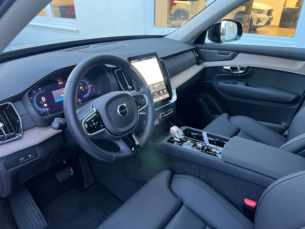 Volvo XC90 2025