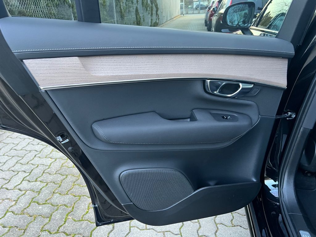 Volvo XC90 2025
