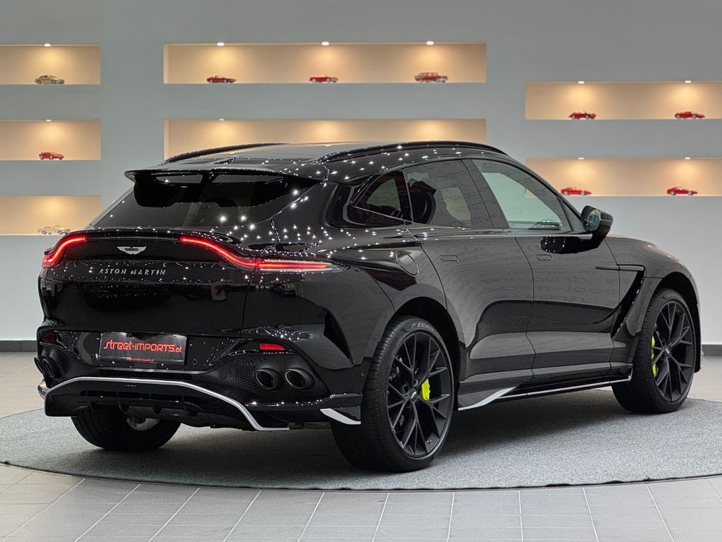 Aston Martin DBX 2025