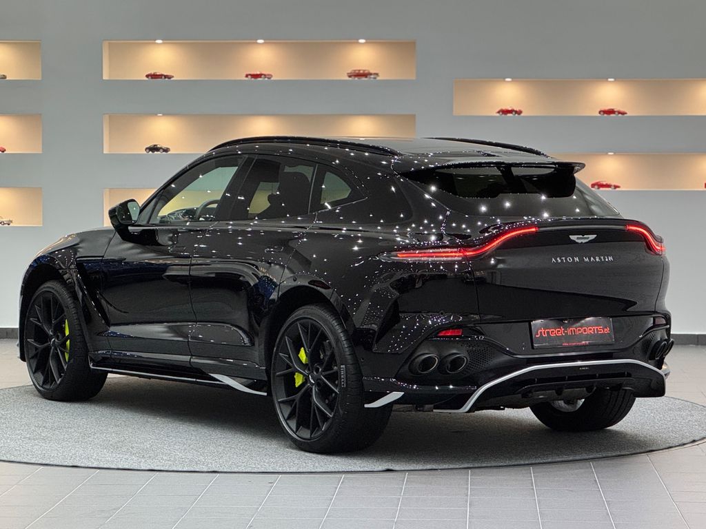Aston Martin DBX 2025