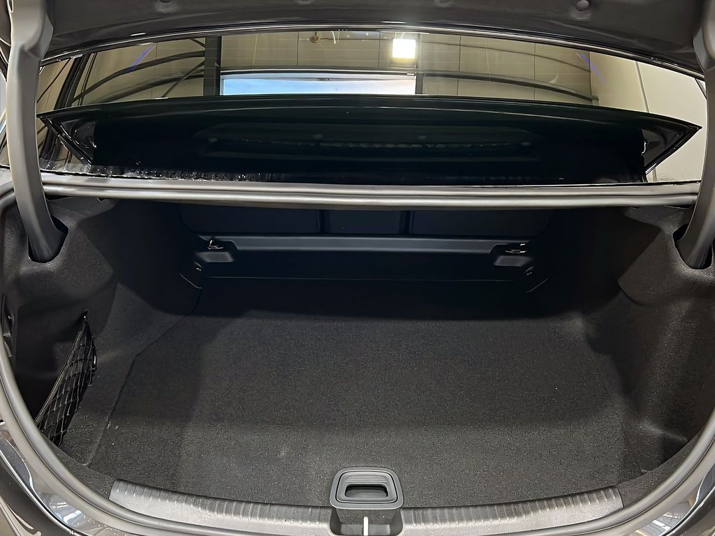 Mercedes-Benz C 200 2025